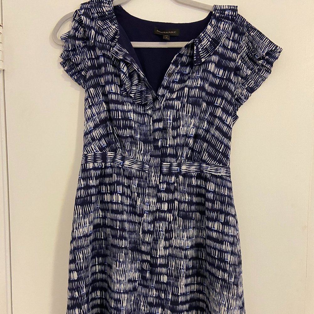 Banana Republic Navy and White Dress in size 4